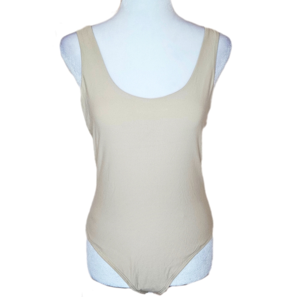 Olive‎ + Oak Bodysuit Women’s Medium Nude Sleeveless Scoop Neck Stretch Layering